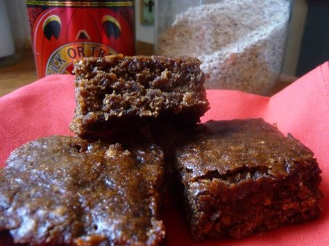 Traditional Bonfire Night Yorkshire Parkin Bonfire Brownies, Bonfire Night Cupcakes, Bonfire Night Cake Ideas, Bonfire Night Cake, Bonfire Night Treats, Parkin Recipes, Bonfire Toffee, Bonfire Food, Roasted Pumpkin Recipes