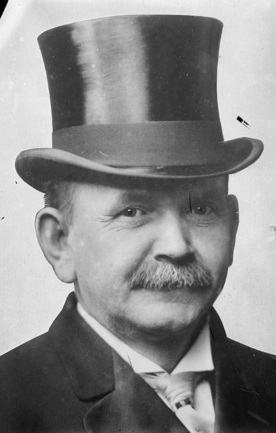 Top hat - Wikipedia, the free encyclopedia Beaver Hat, High Hat, Romantic Period, Party Crafts, Fallen London, Top Hats, Group Halloween Costumes, One Image, Top Hat