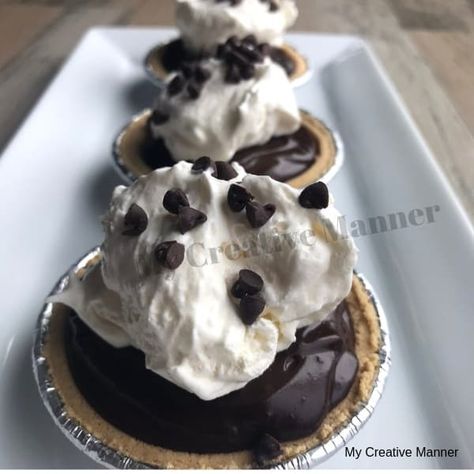 Easy Chocolate Pudding Pie, Mini Pies Easy, Silk Chocolate Pie, Mini Chocolate Pie, Easy Pie Recipe, Chocolate Pudding Pie, Easy Chocolate Pie, Easy Chocolate Pudding, Chocolate Pie Recipe