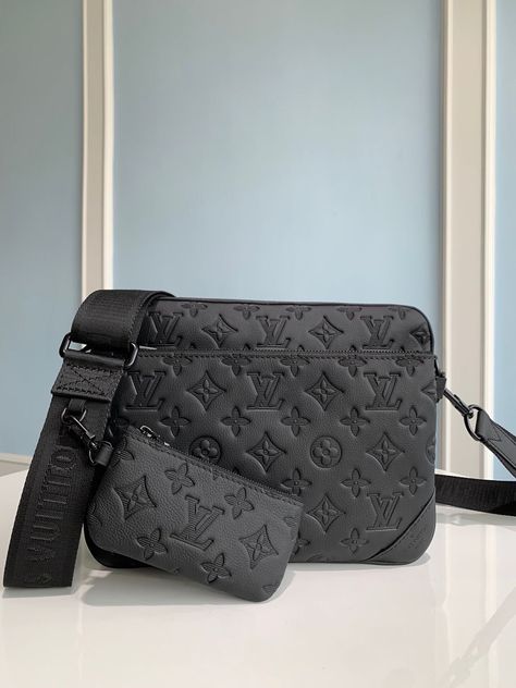 Louis Vuitton Mens Bag, Birthday Outfit For Teens, Sling Bag Men, Louis Bag, Luxury Gifts For Men, Louis Vuitton Crossbody Bag, Black Men Fashion Swag, Money Stacks, Lv Purse