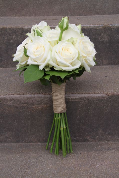 Roses Delivery, Small Wedding Bouquets, Bouquet Images, Rustic Wedding Bouquet, Bridal Bouquet Flowers, Bouquets Wedding, Prom Flowers, White Wedding Bouquets, Bouquet Arrangements