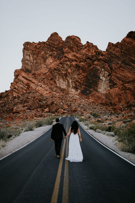 Red Rock Canyon Las Vegas Engagement Photos, Valley Of Fire Wedding Photography, Valley Of Fire Wedding Elopements, Valley Of Fire Photoshoot, Red Rock Engagement Photos, Red Rock Wedding Las Vegas, Elope Destination, Vegas For Couples, Elope In Vegas