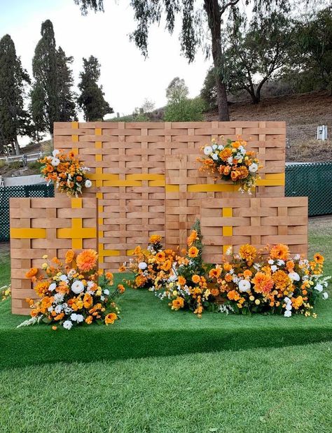 Basket Backdrop, Country Wedding Decor Ideas, Flower Backdrop Decoration, Country Wedding Decor, Mustard Wedding, Filipiniana Wedding, Wedding Entrance Decor, Events Planning, Desi Wedding Decor