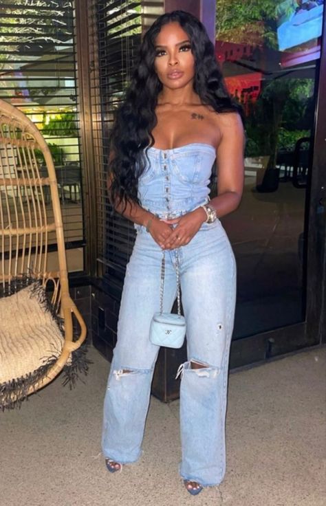 Jean Corset Top Outfit Black Women, Bells Bottom Jeans Outfit, 22nd Birthday Outfits For Women, Black Women Bday Outfits, August Concert Outfit, Club Outfits Nyc, Sports Game Date Night Outfit, Fashion Outfit Black Women, Denim Fashion Black Women