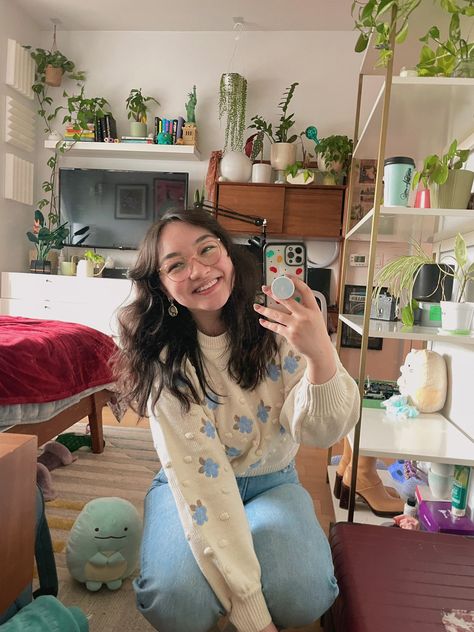 maia on Twitter: "summoning my cool art teacher vibes today… " Art Teacher Outfits, Teacher Vibes, Have Courage And Be Kind, Indie Music, I Cool, Attractive People, Female Singers, Fashion Fits, Photoshoot Inspiration