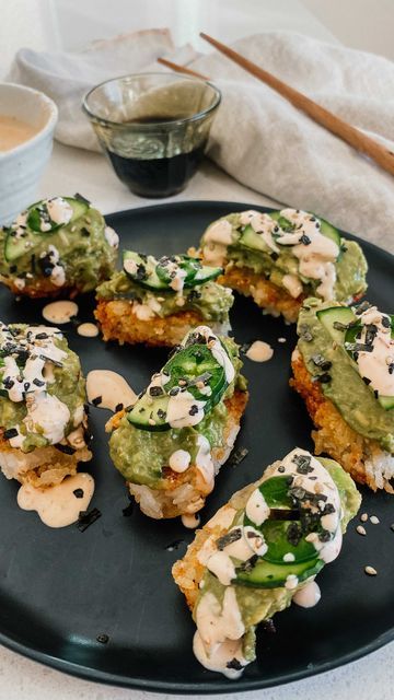 Carissa Stanton on Instagram: "I usually don’t post on the weekends, but you all borderline HARASSED me to post this Vegan Crispy Rice so here you go! 🥑🥢 The hype is real on this one OMG. Whether you eat fish or not, you must try this! Would be so fun to make with friends or a date 🥰 . Ingredients: Crispy Rice: 1 cup uncooked rice 2 tbsp rice wine vinegar 2 tsp sugar or honey Avocado oil Avocado “Sushi”: 3 small ripe avocados 1 tbsp vegan mayo 1 tbsp soy sauce 1 tsp sesame oil 1 tsp sambal Avocado Crispy Rice, Vegan Crispy Rice, Vegan Starters, Crispy Rice, Veg Dishes, Baked Garlic, Sushi Rice, Starters Recipes, Rice Crispy