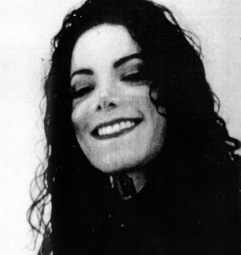 That smile 😄 Michael Jackson Scream, Michael Jackson Hot, Hee Man, Michael Jackson Rare, Photos Of Michael Jackson, Michael Jackson Smile, Joseph Jackson, Michael Jackson Pics, King Of Pop