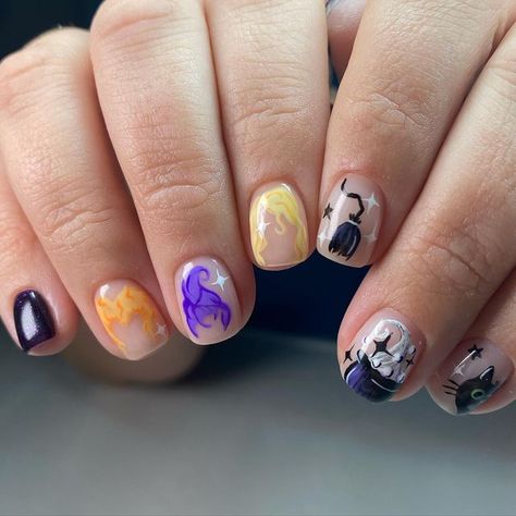 R E B E K A | nail tech on Instagram: "It’s just a bunch of hocus pocus! ✨ Right side was inspired by @nailartbyamyblair 🫶🏼 • • Perfect prep thanks to @ericasata ✨affiliate code - REBEKA10 or link in bio ✨ • Perfect base thanks to @luminary_nail_systems ✨ affiliate link in bio helps me out! ✨ • • • • • #nailedbyrebeka #nailart #naildesign #pittsburghnails #nailartist #handpainted #luminarynailsystems #drymani #structuredmanicure #ericasata #halloweennails #hocuspocus #hocuspocusnails" Hocus Pocus Nails Design, Sanderson Sisters Nails, Hocus Pocus Nail Ideas, Hocus Pocus Inspired Nails, Hocus Pocus Nails Simple, Halloween Nails Hocus Pocus, Hocus Pocus Nails Acrylic, Hocus Pocus Nail Art, Hocus Pocus Nail Designs