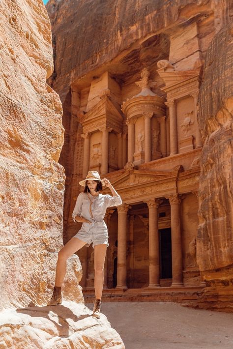 From the whispering dunes at dawn to the shadows of twilight, the desert offers a unique canvas for every photographer. Pin, explore, and let the timeless allure of the desert inspire your next photoshoot. Petra Photo Ideas, Desert Adventure, Jordan Outfit, Petra Jordan, Go With The Flow, Empty Spaces, Travel Photo, Unique Canvas, Top Photo