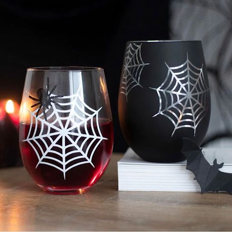 Spider and Web Stemless Wine Glasses Set of 2 Halloween Glasses, Gothic Kitchen, Glass Showcase, Gothic Gifts, Wine Night, Wine Glass Set, Bar Glassware, Stemless Wine Glasses, Calming Colors