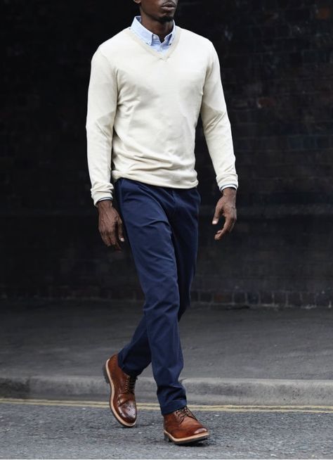 Navy Chinos Men Outfits, Navy Chinos Men, Chinos Men Outfit, Chinos Men, Cream Outfit, Navy Chinos, Wardrobe Update, Fashion Business Casual, Mens Chinos