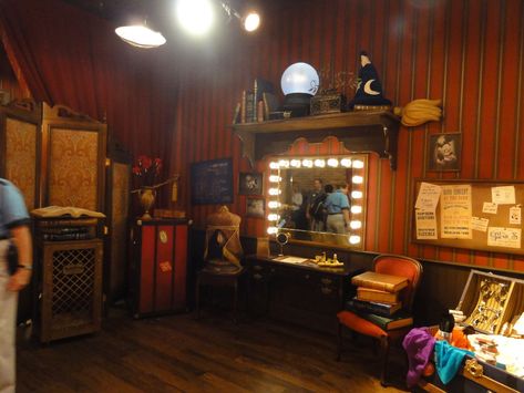 Room Concept Art, Circus Room, Circus Background, Circus Aesthetic, George Melies, Room Concept, Makeup Rooms, Store Displays, Cabaret