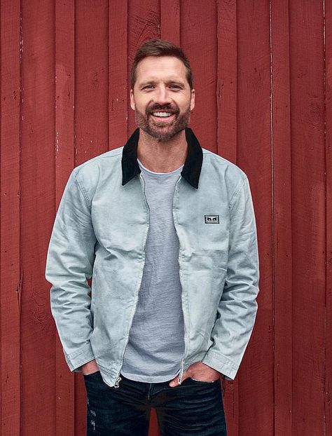 Fremont Street Experience Adds Country Music Star Walker Hayes to Downtown Rocks Free Concert Series Walker Hayes Concert Outfit, Country Guys, Walker Hayes, Hot Country Songs, Fremont Street Experience, Hallmark Mysteries, Animation Ideas, Country Musicians, Country Music Stars