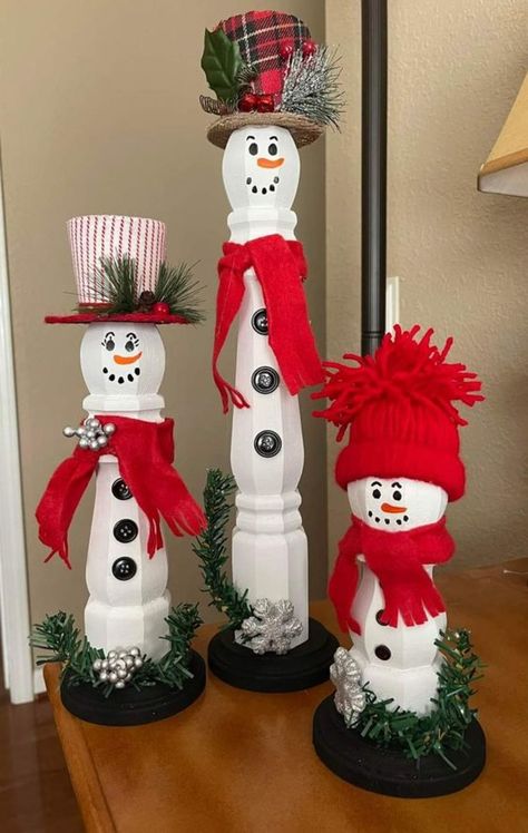 Candlestick Snowman, Snowman Wood Crafts, Diy Snowman Crafts, Spindle Crafts, Crafts To Try, Snowman Crafts Diy, Snowman Christmas Decorations, Handmade Christmas Crafts, Quilling Ideas