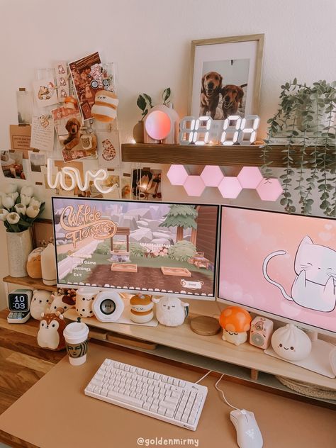 Home Game Room Ideas Cozy, Cozy Pc Setup Pink, Pink Desk Set Up, Cottage Core Gaming Setup, Cottagecore Desk Setup, Cute Desk Ideas, Kawaii Desk Setup, Cozy Pc Setup, Desk Setup Workspace Inspiration