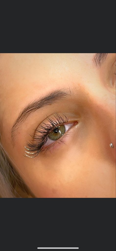 Classic lash extensions with a pop of glitter Lash Extension Inspo Classic, Lash Extensions With Glitter, Volume Lash Extensions With Glitter, Lash Extensions Bride, Glitter Lash Extensions, Princess Lash Extensions, 15-20mm Lash Extensions, Classic Lash Extensions, Lash Extensions