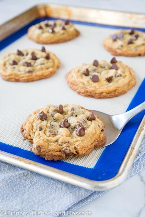 Double Tree Chocolate Chip Cookies - Make the same giant, fresh, warm cookies you get at the DoubleTree hotel at home!  Loaded with chocolate and so good! Doubletree Chocolate Chip Cookies, Doubletree Cookie Recipe, Hotel At Home, Hotel Chocolate, Triple Chocolate Chip Cookies, Tasty Sweets, Hazelnut Cookies, Tree Cookies, Chocolate Chip Recipes