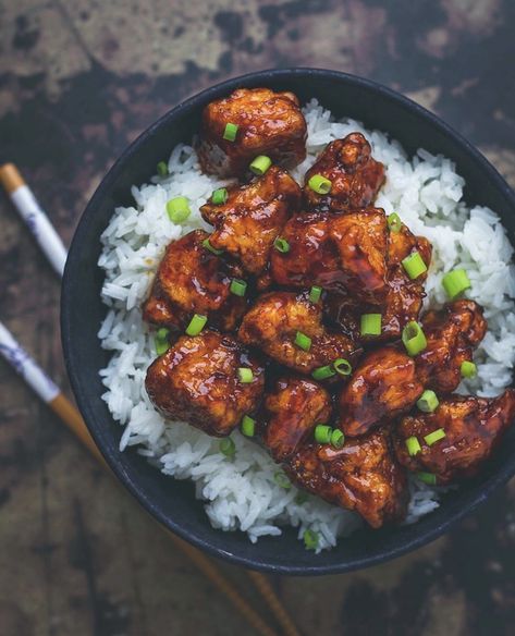 Sticky Tofu, Tofu Bowl, Firm Tofu, Food Lab, Extra Firm Tofu, Veggie Stir Fry, Vegan Dinner, Tofu Recipes, Vegan Lunch