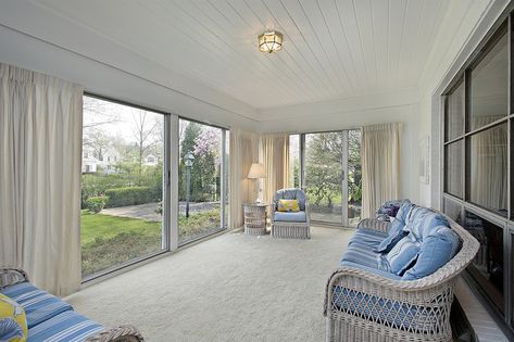 How to Insulate a Sunroom or 3 Season Porch | Homeclick Modern Sunroom, Small Sunroom, 3 Season Porch, 3 Season Room, 4 Season Room, Four Seasons Room, Sunroom Addition, Three Season Room, Sunroom Designs