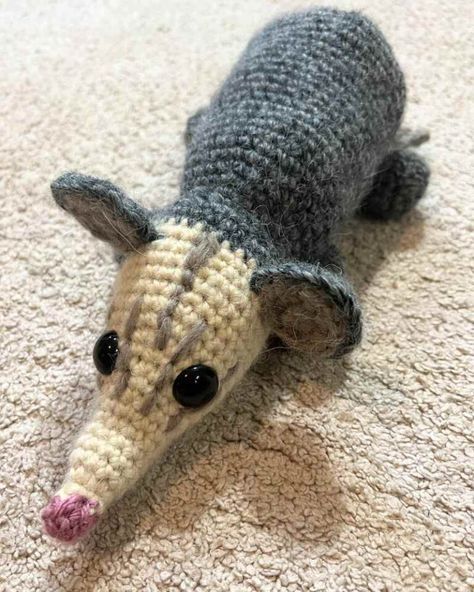 Free Crochet Opossum Pattern by Lucy Kate Crochet Crochet Opossum, Crochet Blanket Border, Owl Crochet Patterns, Crochet Bear Patterns, Crochet Car, Crochet Cactus, Crochet Abbreviations, Crochet Animals Free Patterns, Crochet Stitches For Beginners