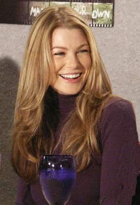 Ellen Pompeo Hairstyles, Meredith Grey Hair, Greys Cast, 90s Haircuts, Hello Hair, Gray's Anatomy, Bing Bong, Ellen Pompeo, Gray Hair Cuts