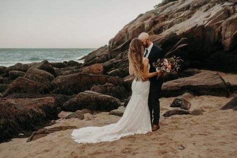 Katelyn Mallett, an adventurous wedding photographer in Maine, setup an elopement for a couple near Acadia National Park. Massachusetts Elopement, Acadia National Park Wedding, Park Ceremony, Maine Elopement, Cliff Wedding, Maine Wedding Photography, Adventurous Wedding, Harbor Wedding, Autumn Bride