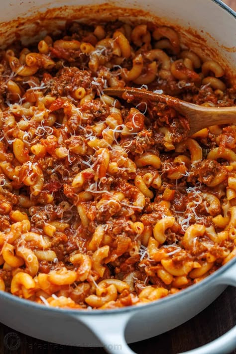 An easy, one-pot American Goulash with saucy ground beef, macaroni pasta, and cheese. It tastes like a homemade hamburger helper! Natasha’s Kitchen American Goulash Recipe, American Goulash Natasha’s Kitchen, Low Sodium Hamburger Helper, Bobby Flay Goulash, Recipes Using Manwich Sauce, Goolosh Recipe Ground Beef, Hamburger And Pasta Recipes, Hamburger Goulash Recipes, Mexican Goulash