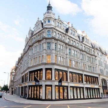 Vincenzo De Cotiis, Sculptural Furniture, Beige Carpet, New London, Perfect Marriage, Arched Windows, Burberry London, Flagship Store, O Design