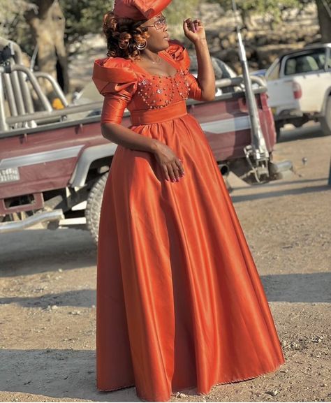 Makoti Attire, Zulu Traditional Attire, Classy Wedding Guest Dresses, African Traditional Wear, Fashion Trend Inspiration, African Attire Dresses, African American Fashion, African Fabric Dress, Modest Dresses Fashion