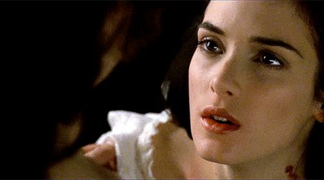 https://64.media.tumblr.com/a21f74ef4aa3479981e64c22b4ca968c/tumblr_ppvcmp1ds91w0lutwo1_540.gif Winona Ryder Gif, Dracula Gif, Dracula Bram Stoker, Bram Stokers Dracula, Dracula 1992, Bram Stoker's Dracula, Francis Ford Coppola, Bram Stoker, Winona Ryder