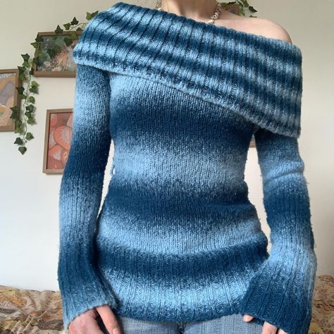 Off Shoulder Sweater Aesthetic, Lizzy Maguire, Off The Shoulder Jumper, Sweater Aesthetic, Woolen Dress, Woolen Dresses, Tv Show Outfits, Jane Norman, Fall Fashion Outfits