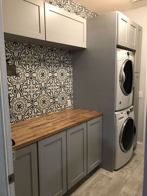 Laundry Room Storage With Stackable Washer And Dryer, Laundry Room Makeover With Stackable Washer And Dryer, Narrow Utility Room Ideas Layout, Square Laundry Room Layout, Butlers Pantry Laundry Room Combo, Laundry Room Mud Room Combo, Stackable Washer Dryer Laundry Room, Laundry Room Closet Ideas, Storage Laundry Room