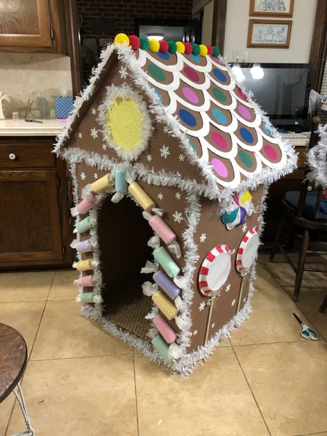 Mini Cardboard Gingerbread House, Pretend Candy Diy, Large Gingerbread House Cardboard, Large Cardboard Gingerbread House Diy, Gingerbread Cardboard House, Gingerbread House Life Size, Diy Gingerbread House Cardboard, Life Size Gingerbread House Diy, Cardboard Gingerbread House Diy