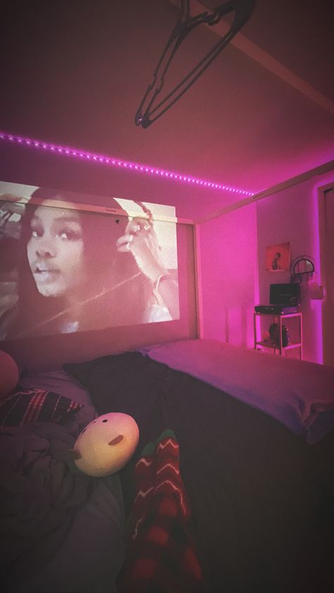 Sza Aesthetic Room, Cute Room Ideas, Room Idea, 20th Birthday, Moving Day, Moving House, Music Room, Led Signs, Room Aesthetic