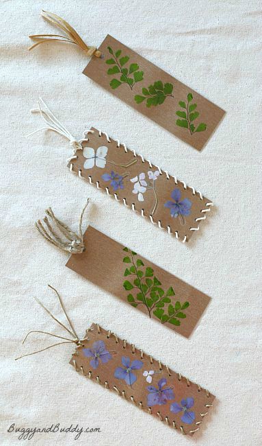 Bookmark Craft for Kids Using Pressed Flowers and Leaves. I think I would use modpodge instead of a laminator. And would be neat with fall leaves using the same concept. Homemade Bookmarks, Pressed Flower Crafts, Crafts For Teens To Make, Creative Bookmarks, Bookmark Craft, Diy Gifts For Friends, Flower Bookmark, Cheap Crafts, Diy Bookmarks