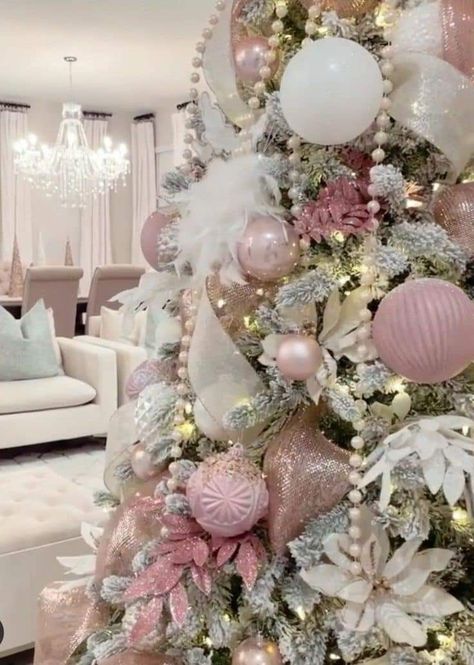 Pink And Pearl Christmas Tree, Pink Christmas Decorations Tree, White Tree Pink Decorations, Pink Xmas Decorations, Pink And Silver Christmas Tree, Christmas Decor Ideas Pink, Christmas Tree Decorations Pink, Pink Xmas Tree, Pink Christmas Decor Ideas