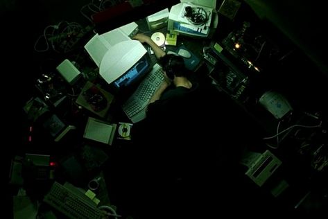 Keyboard in "The matrix”.#keyboard#thematrix Costume Matrix, Hacker Room, Neo Matrix, Cyberpunk Room, There Is No Spoon, Hacker Aesthetic, Massive Attack, I Love Cinema, Cyberpunk Aesthetic