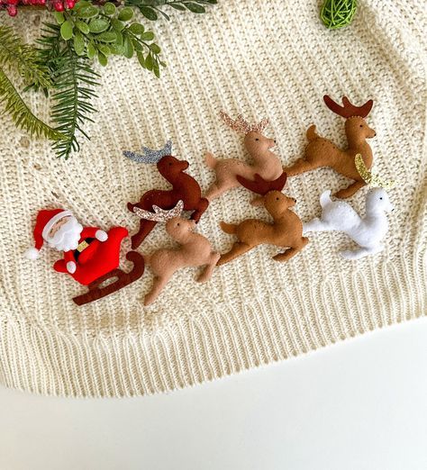 Christmas Toy Handmade, Felt Christmas Crafts, Felt Garland Christmas, Christmas Felt Garland, Felt Christmas Garland, Reindeer Garland, Felt Reindeer, Garland Christmas Tree, Felt Christmas Tree Decorations