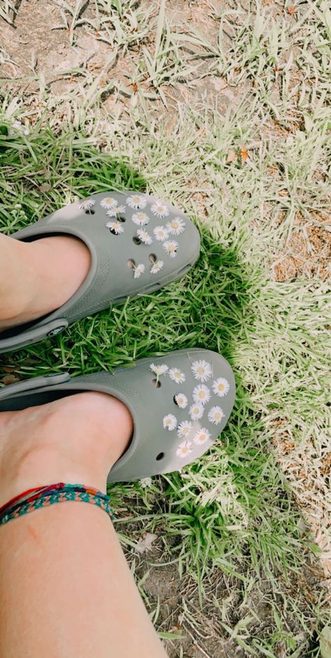 Croc aesthetic Croc Charms Aesthetic, Croc Aesthetic, Aesthetic Crocs, Aesthetic Dark Green, Charms Aesthetic, Crocs Aesthetic, Crocs Women, Camp Camp, Camping Aesthetic