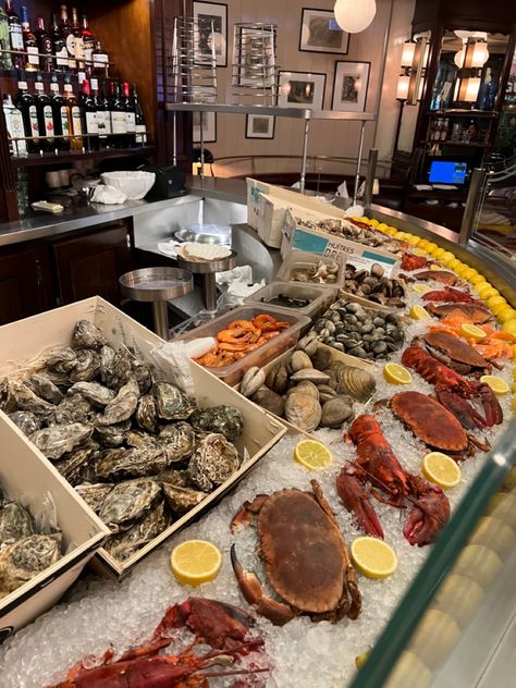 Seafood Asthetic Picture, Seafood Restaurant Aesthetic, Seafood Aesthetic, Aesthetic Seafood, Ocean Restaurant, Barcelona 2023, Bar Paris, Seafood Bar, Restaurant Entrance