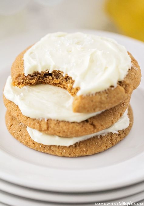 Ginger Cookies Recipe, Cookies With Lemon, Crumble Cookie Recipe, Ginger Cookie Recipes, Ginger And Lemon, Crumble Cookies, Lemon Drizzle, Ginger Snap Cookies, Ginger Snap