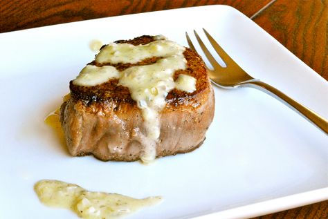 Gorgonzola Cream Sauce Filet Sauce, Cheese Sauce For Steak, Steak Medallions, Filet Mignon Sauce, Gorgonzola Cream Sauce, Filet Steak, Gorgonzola Sauce, Filet Mignon Recipes, Blue Cheese Sauce