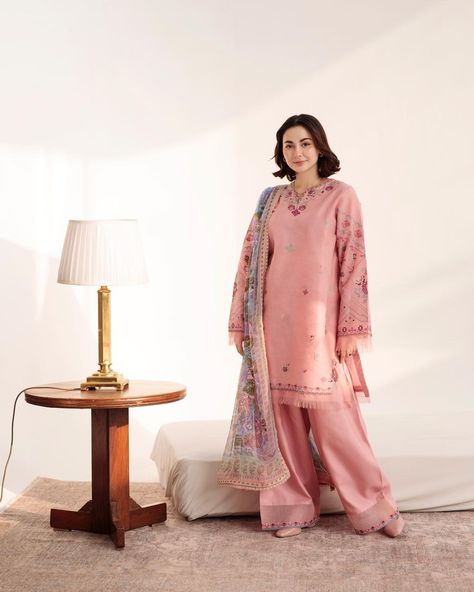 COCO by Zara Shahjahan (@cocobyzarashahjahan) • Instagram photos and videos Hania Aamir, Zara Shahjahan, Desi Fashion Casual, Pakistani Fancy Dresses, Summer Lawn, Beautiful Pakistani Dresses, Modest Dresses Casual, Simple Pakistani Dresses, Ethnic Outfits