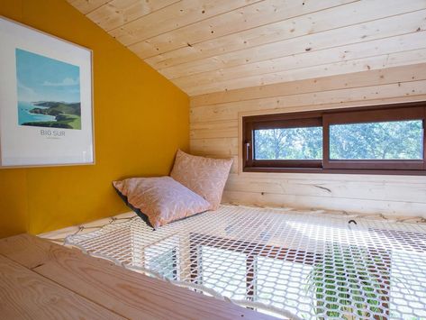 The Cosmos Tiny Home Features A Cozy Netted Upstairs Area For Reading & Chilling - Yanko Design Tiny House Stairs Ideas Staircases, Tiny Home Skylight, Tiny House Mezzanine, Tiny Home With Cats, Tiny House With Cats, Creative Tiny House, Tiny Home Staircase Ideas, Tiny House From Storage Shed, Tiny House Loft Stairs