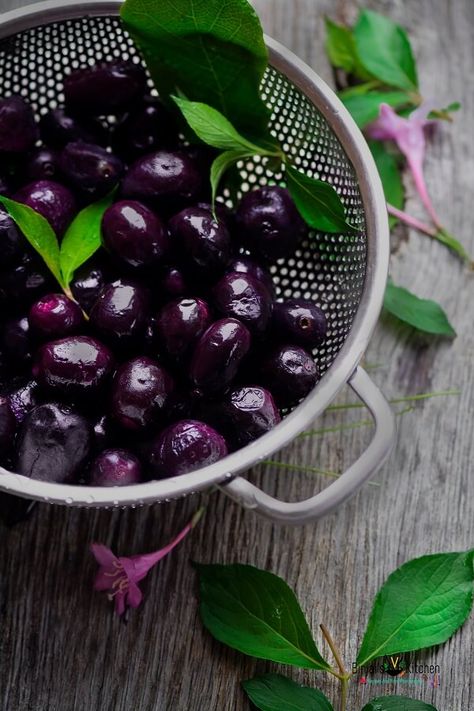 Jamun Ice Cream Photography Jamun Ice Cream, Jamun Fruit, Plum Ice Cream, Caribbean Drinks, Black Plums, Cream Photography, Ice Cream Photography, Business Mom, Fruit Lunch