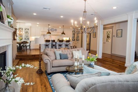 Fixer Upper Living Room, Hgtv Fixer Upper, Sunken Living Room, 70s Home, Magnolia Market, Living Room Remodel, Cool Ideas, Joanna Gaines, Room Remodeling