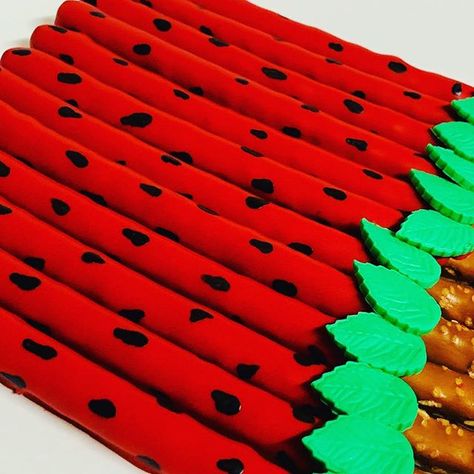 Watermelon Pretzel Rods, Cocomelon Pretzel Rods, Watermelon Pretzels, Watermelon Birthday Party Theme, Yalda Night, Watermelon Theme, Coco Melon, Watermelon Birthday Parties, Cocomelon Birthday