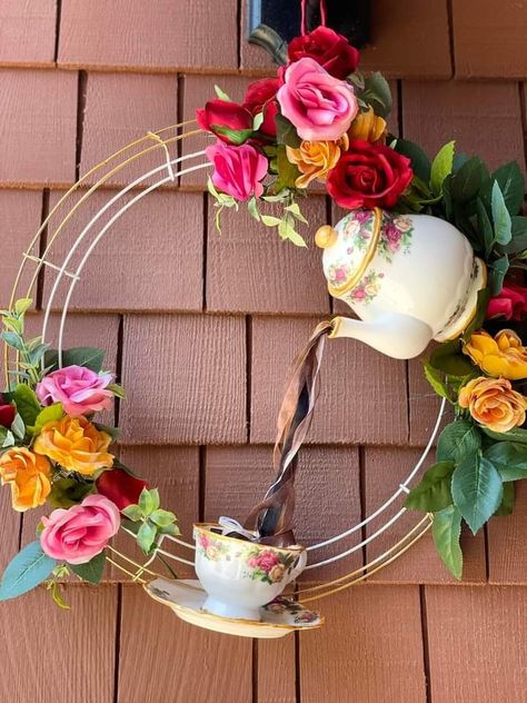 Teapot Collection Display Ideas, Diy Giant Teacup, Tea Cup Wreath Diy, Diy Tea Party Decor, Tea Pot Crafts Diy Ideas, Christmas Tea Decorations, Decorating With Teapots, Indoor Tea Party Decorations, Dollar Tree Tea Party