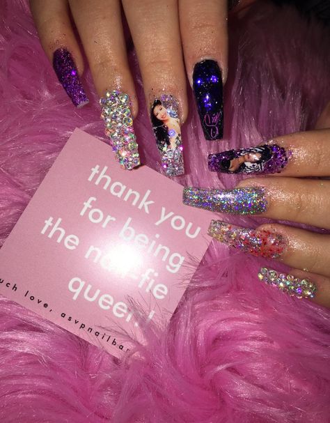 ♕PINTEREST:KIANIA Selena Nails Quintanilla, Selena Inspired Nails, Selena Nails, Selena Quintanilla Nails, Selena Quintanilla Pink, Selena Quintanilla Nails Pictures, Selena Quintanilla Designs, Selena Quintanilla Tumbler Cup, Pastel Nails Designs