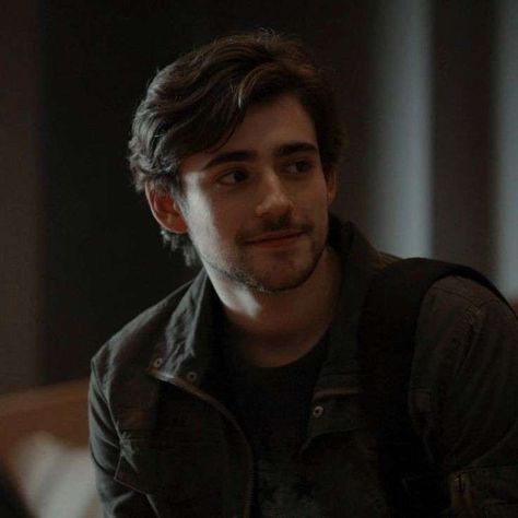 Young Male Face Claims, Harry Potter Fancast, Charlie Rowe, Marauders Dr, Apocalypse Character, Rubeus Hagrid, Scruffy Men, Character Inspiration Male, Man Icon